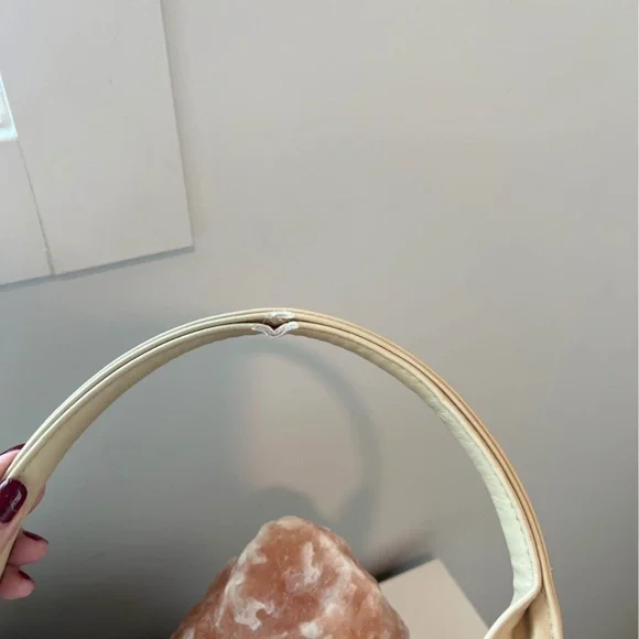 Beis Weekender Bag - Picture 2 of 2